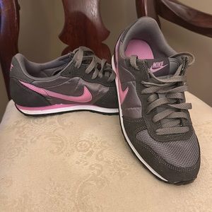 Nike Genicco gray and violet nylon/suede sneakers, running shoes